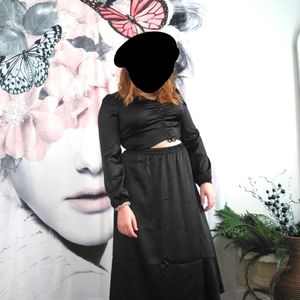 Cropped long sleeve top